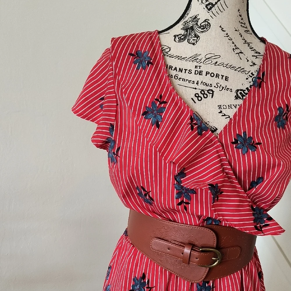 Red Striped Floral Dress. Size 44. Great Condition - Picture 3 of 10